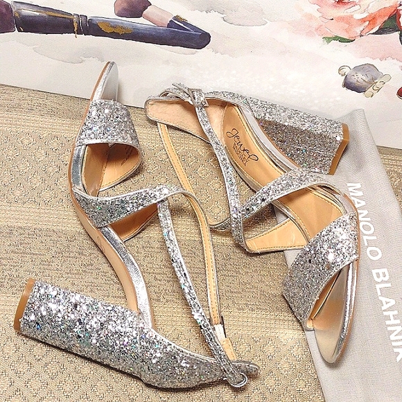 Jewel Badgley Mischka Cook Silver Sandals - Picture 6 of 15